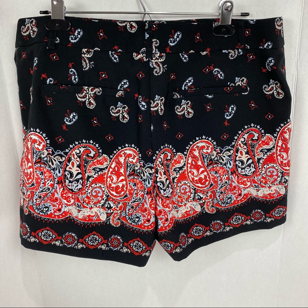 Loft Sz 8 women’s shorts paisley print Preowned